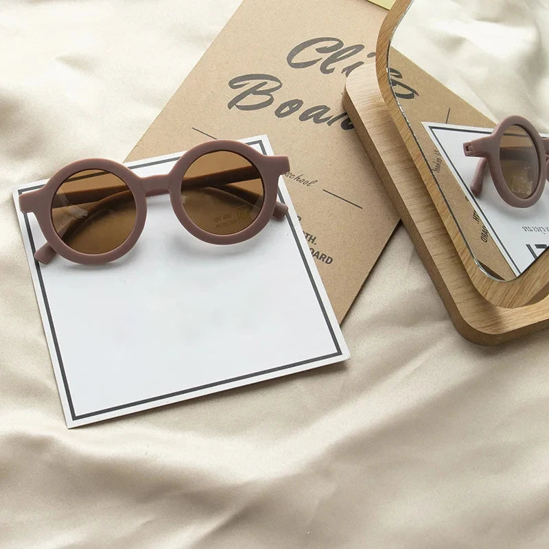 Kinder Matte Macaron Sommer Sonnenbrille - Stilvolle UV-Schutz Brille für Jungen