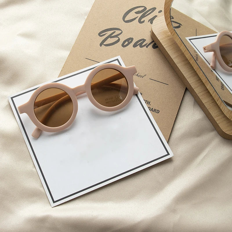Kinder Matte Macaron Sommer Sonnenbrille - Stilvolle UV-Schutz Brille für Jungen